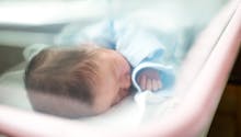 Covid-19 : un bébé espagnol sauvé après 70 jours en soins intensifs