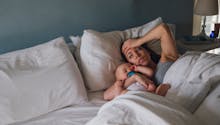 Sommeil des parents : des nuits perturbées pendant six ans environ, d’après une étude