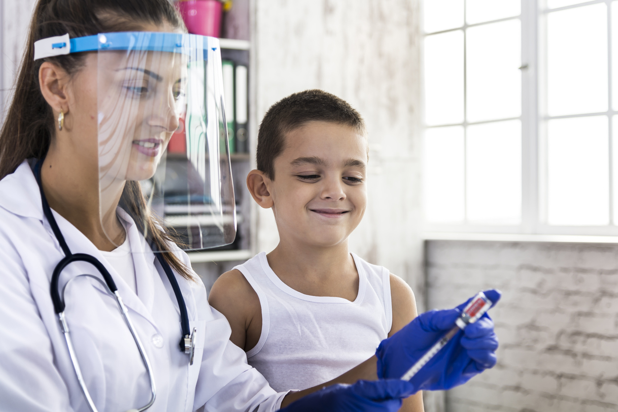 Meningite A Meningocoque B Symptomes Traitements Vaccin Parents Fr