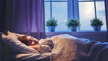 Une étude détaille comment la lune influence notre sommeil