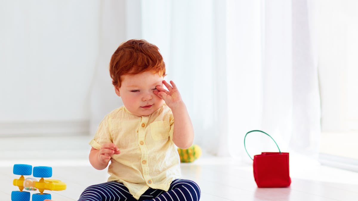 Orgelet Le Bord De La Paupiere Est Gonfle Et Rouge Douloureux Causes Et Traitement Parents Fr Orgelet Le Bord De La Paupiere Est Gonfle Et Rouge Douloureux Causes Et Traitement Parents Fr