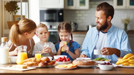 Petit-déjeuner des enfants : un repas sain et équilibré