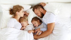 Parents-enfants : 3 exercices de sophrologie pour bien dormir