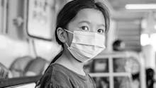 Hong Kong : des enfants atteints du Covid-19 attachés à leur lit d’hôpital pour les forcer à l’isolement