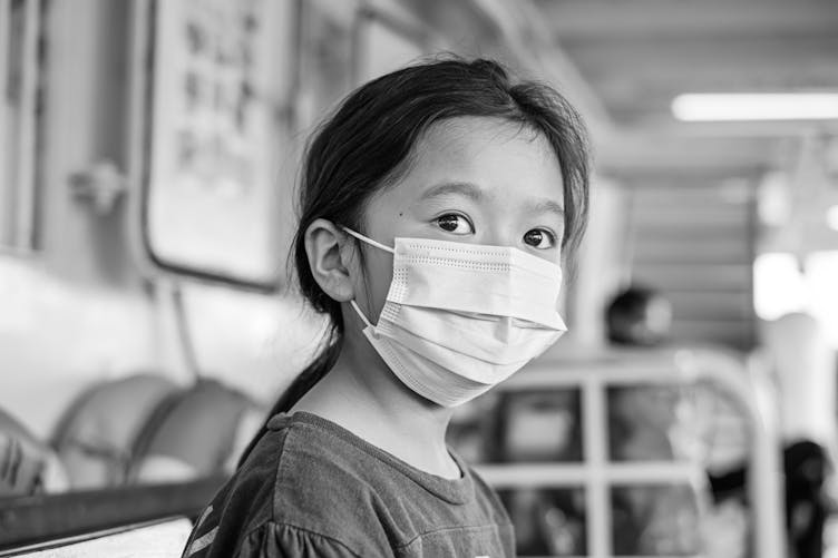 Hong Kong : des enfants atteints du Covid-19 attachés à leur lit d’hôpital pour les forcer à l’isolement
