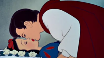 Blanche Neige Le Baiser Du Prince Charmant A L Origine D Une Polemique Parents Fr Blanche Neige Le Baiser Du Prince Charmant A L Origine D Une Polemique Parents Fr