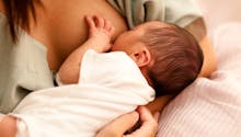 Grande-Bretagne : certaines maternités ne donnent pas de biberons aux nouveau-nés qui refusent le sein
