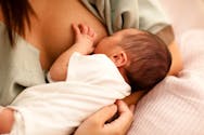Grande-Bretagne : certaines maternités ne donnent pas de biberons aux nouveau-nés qui refusent le sein