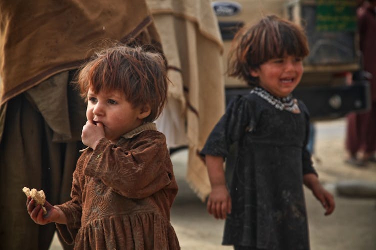Les enfants afghans, premières victimes du retour des talibans 