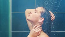 Hygiène : pourquoi est-il préférable de se doucher le soir ?