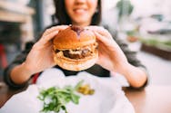 États-Unis : ce mystérieux burger qui déclenche les accouchements