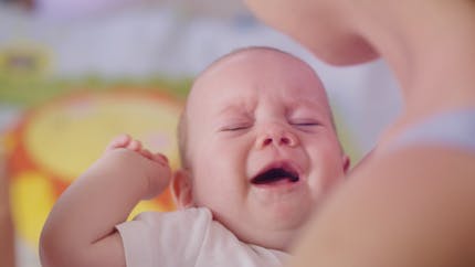Allaitement : bébé ne veut pas téter, comment faire ?