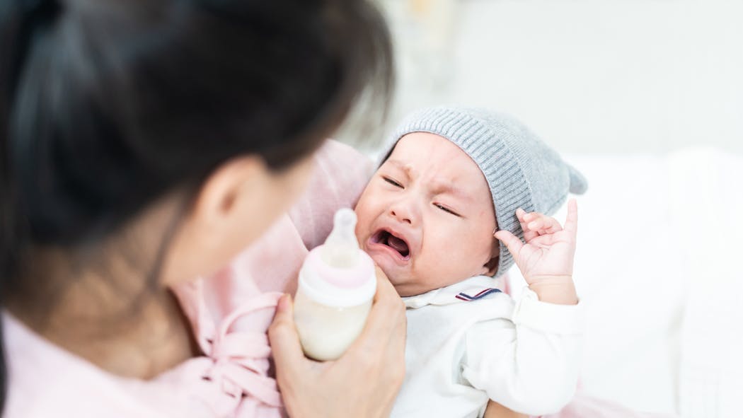 Donner Le Biberon Lait Infantile Alimentation Parents Fr Donner Le Biberon Lait Infantile Alimentation Parents Fr