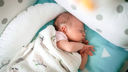 Les dangers du tour de lit pour bébé 