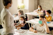 Covid-19 :  la vaccination pour les 5-11 ans “fragiles” bientôt ouverte, le stade 3 déclenché dans les écoles
