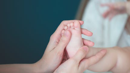 La réflexologie plantaire pour bébé, comment ça marche ? 