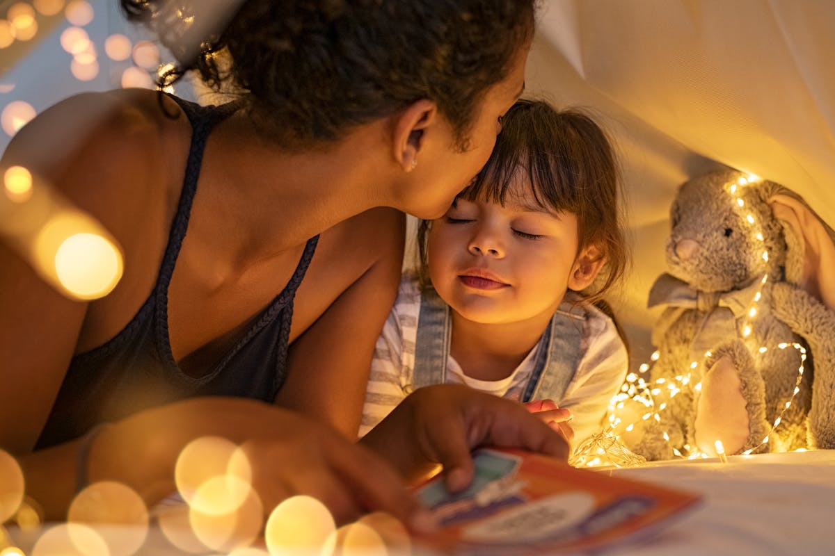 Sommeil : une lumière, même douce, pourrait être un cauchemar pour vos  enfants