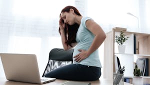 Colique néphrétique pendant la grossesse : causes, symptômes et traitements