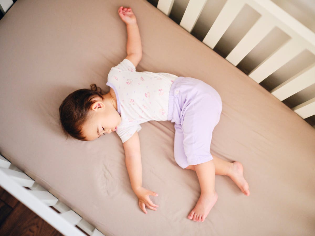 Matelas anti-plagiocéphalie pour lit bébé de 60x120 cm
