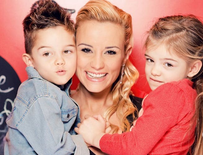 Elodie Gossuin et deux de ses enfants