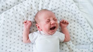 Syndrome de West chez bébé : tout sur ces spasmes infantiles