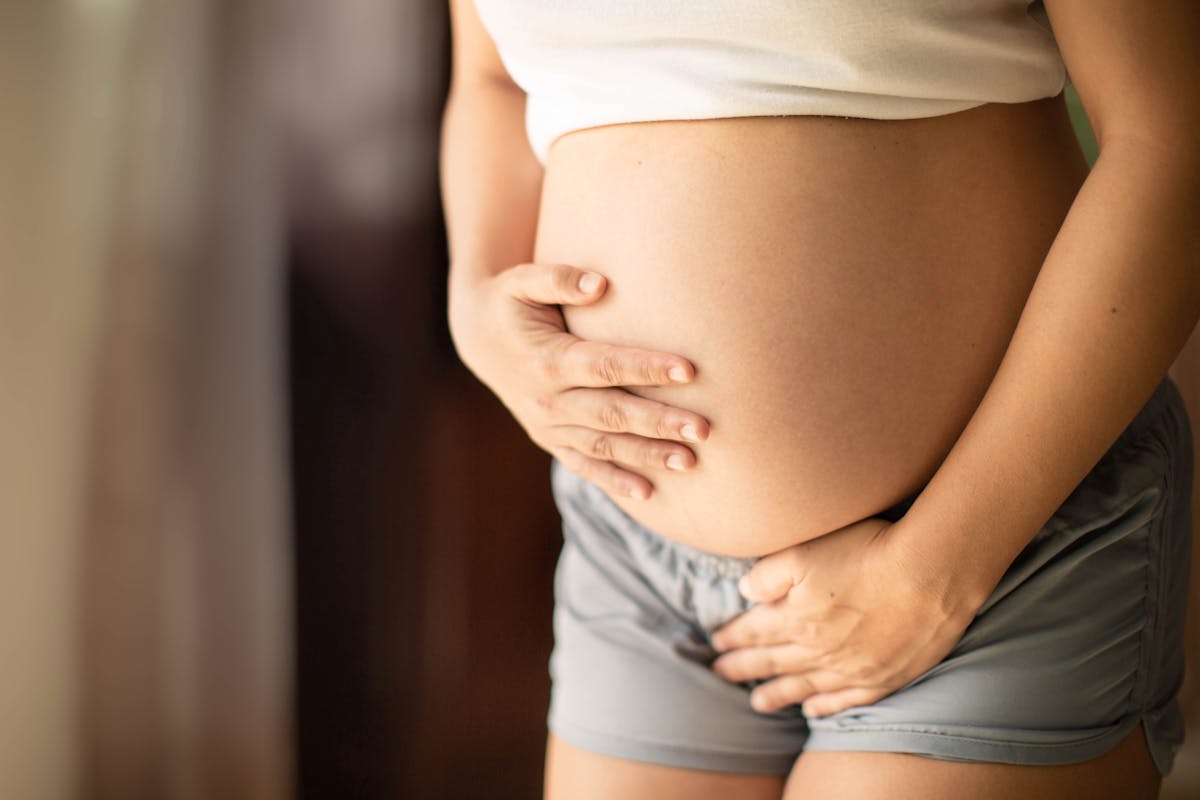 Comment soulager une pubalgie pendant la grossesse ? | PARENTS.fr