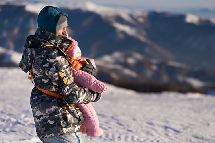 Au ski avec bébé, c'est possible ! - France Montagnes