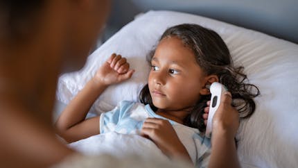 Variant Omicron : quels symptômes chez l’enfant ? 
