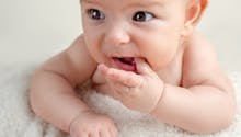 Le doublement des gencives chez bébé : diagnostic, symptômes, traitements