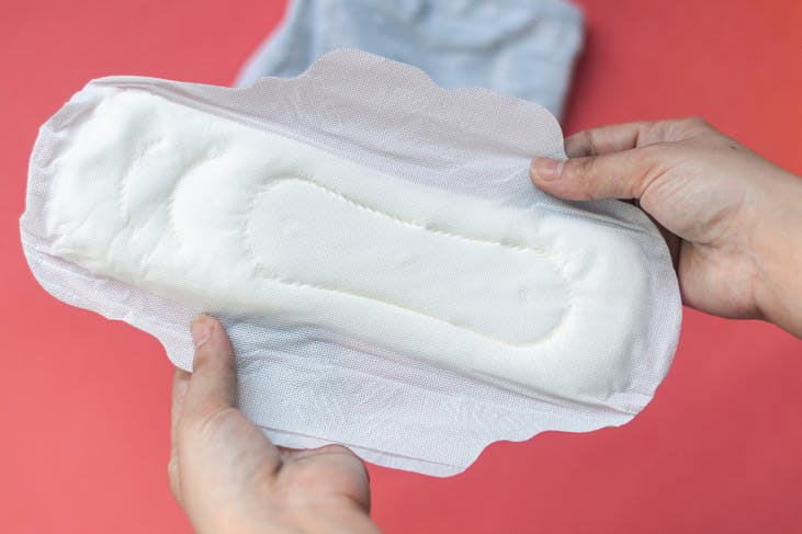 Quelle est la meilleure serviette hygiénique post accouchement