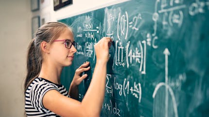Scolarité : les filles font de moins en moins de maths, pourquoi ? 