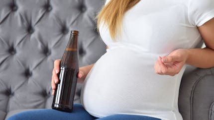 Grossesse : puis-je boire de la bière sans alcool enceinte ? 