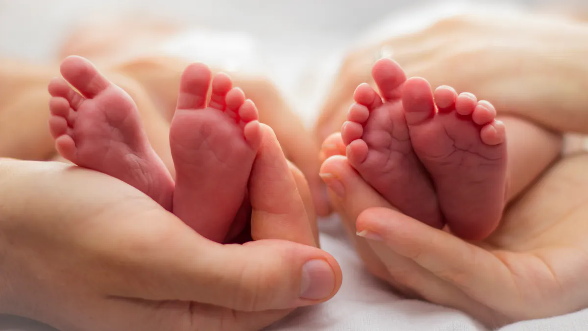 Des Jumelles Accouchent Le Meme Jour De Deux Filles Parents Fr Des Jumelles Accouchent Le Meme Jour De Deux Filles Parents Fr