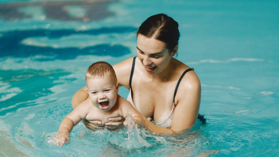 Vite un maillot de bain couche pour la baignade PARENTS