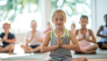 Le yoga pour enfants : à partir de quel âge ? Quels types de leçons et quelles postures ?