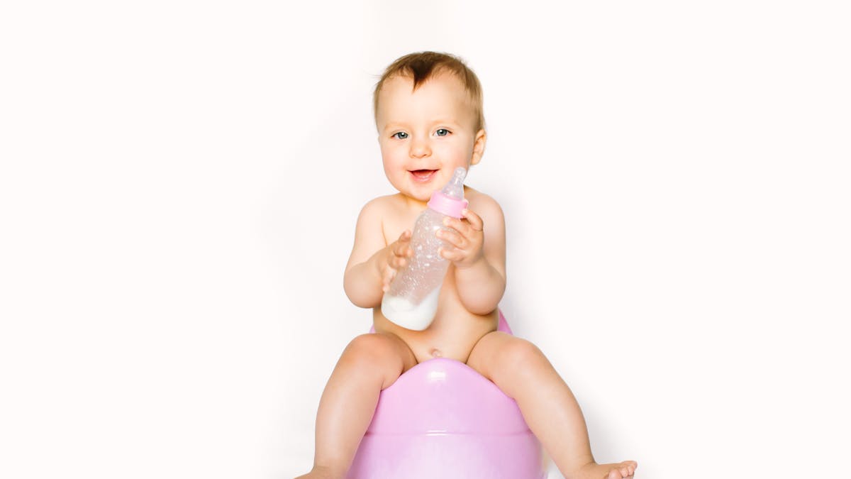 Bebe Nourri Au Lait Artificiel A Quoi Ressemblent Ses Selles Quand Faut Il S Inquieter Parents Fr Bebe Nourri Au Lait Artificiel A Quoi Ressemblent Ses Selles Quand Faut Il S Inquieter Parents Fr