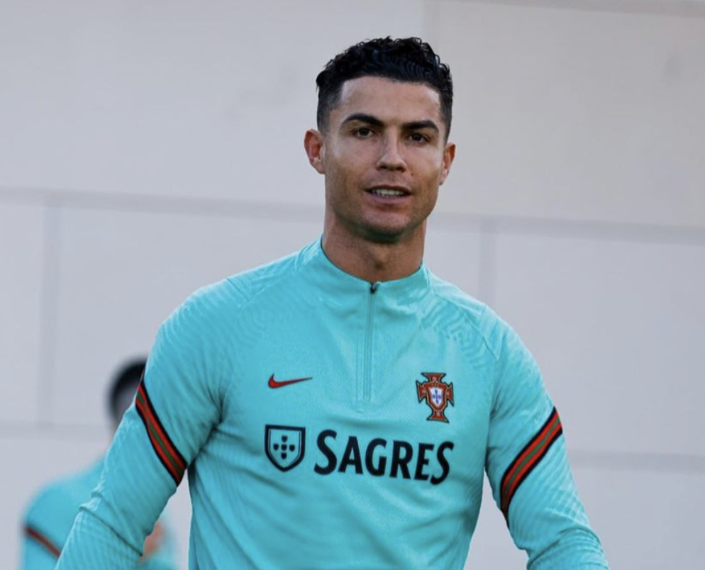 Deuil périnatal : Cristiano Ronaldo se confie sur la perte de son fils - PARENTS.fr