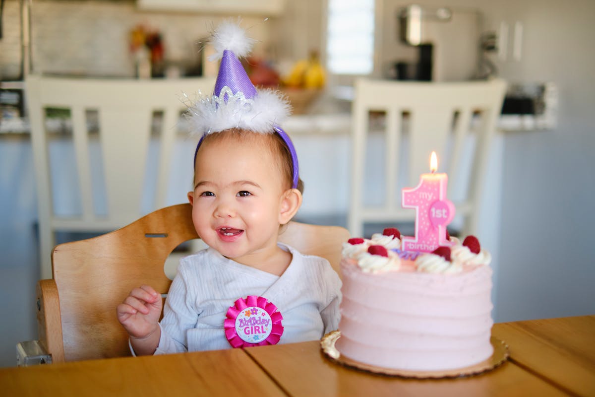 Conception De Gâteau Pour L'anniversaire De Bébé De 2 Ans
