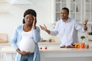 Un couple se dispute sur le choix du prénom de leur bébé, la future maman appelle à l'aide