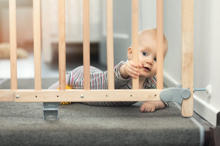 Barrière rétractable pour bébé pour escaliers barrière de sécurité