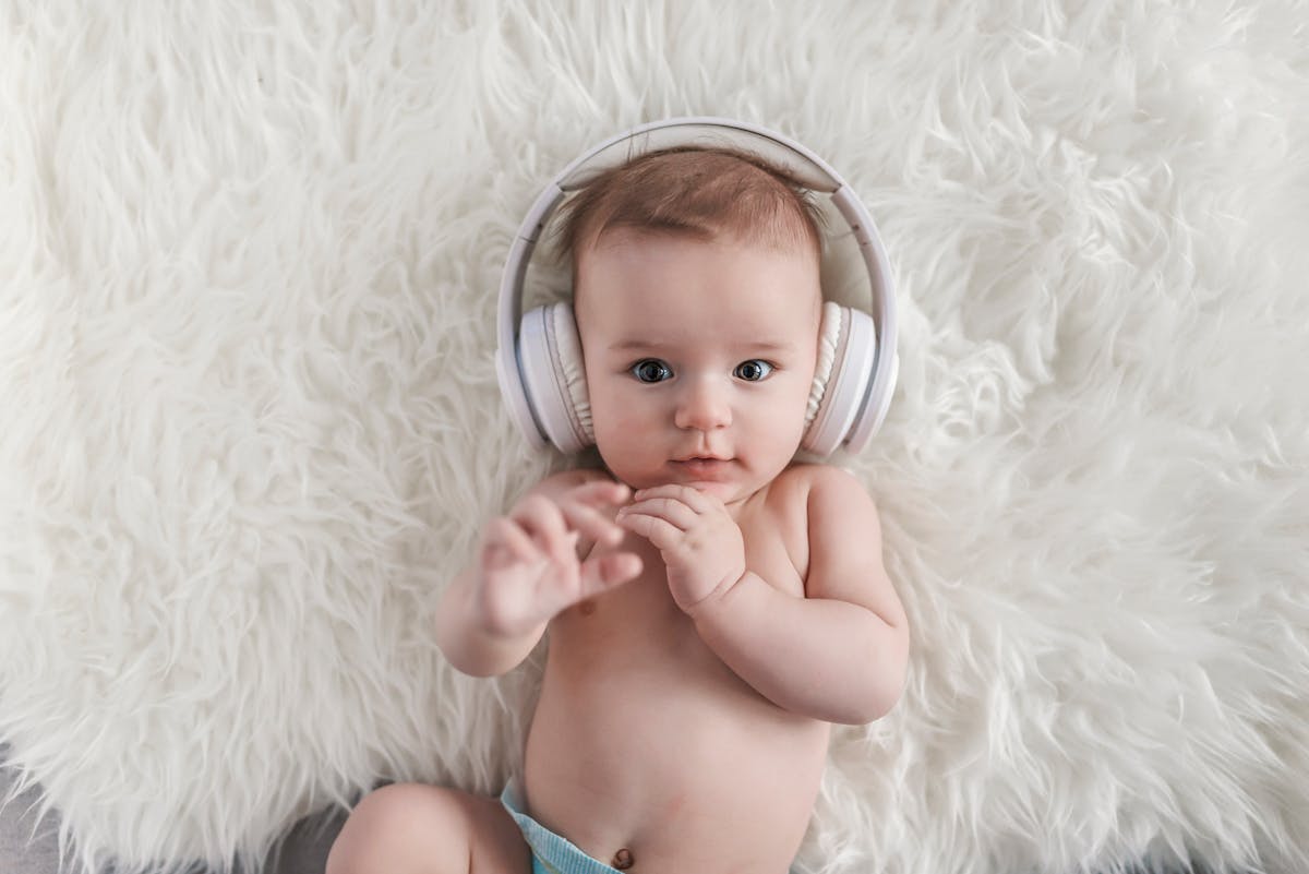 Pourquoi et comment sensibiliser bébé à la musique ?