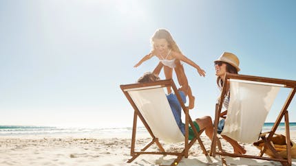 Vacances : combien de minutes les parents se détendent-ils par jour ? 