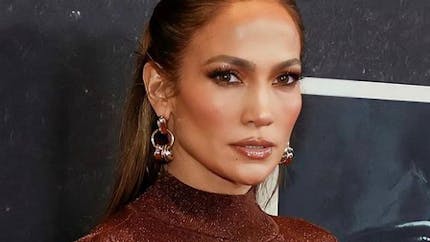 Jennifer Lopez utilise un pronom neutre pour présenter son enfant Emme