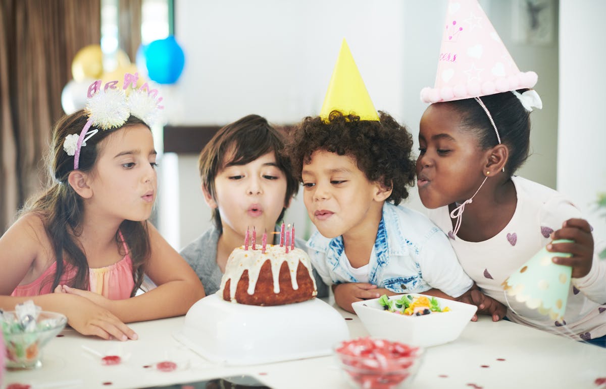 Gâteaux d'anniversaire pour enfants - Tête à modeler