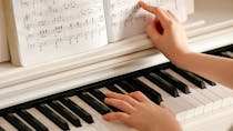 A 5 ans, un petit Italien joue du piano comme Mozart ! 