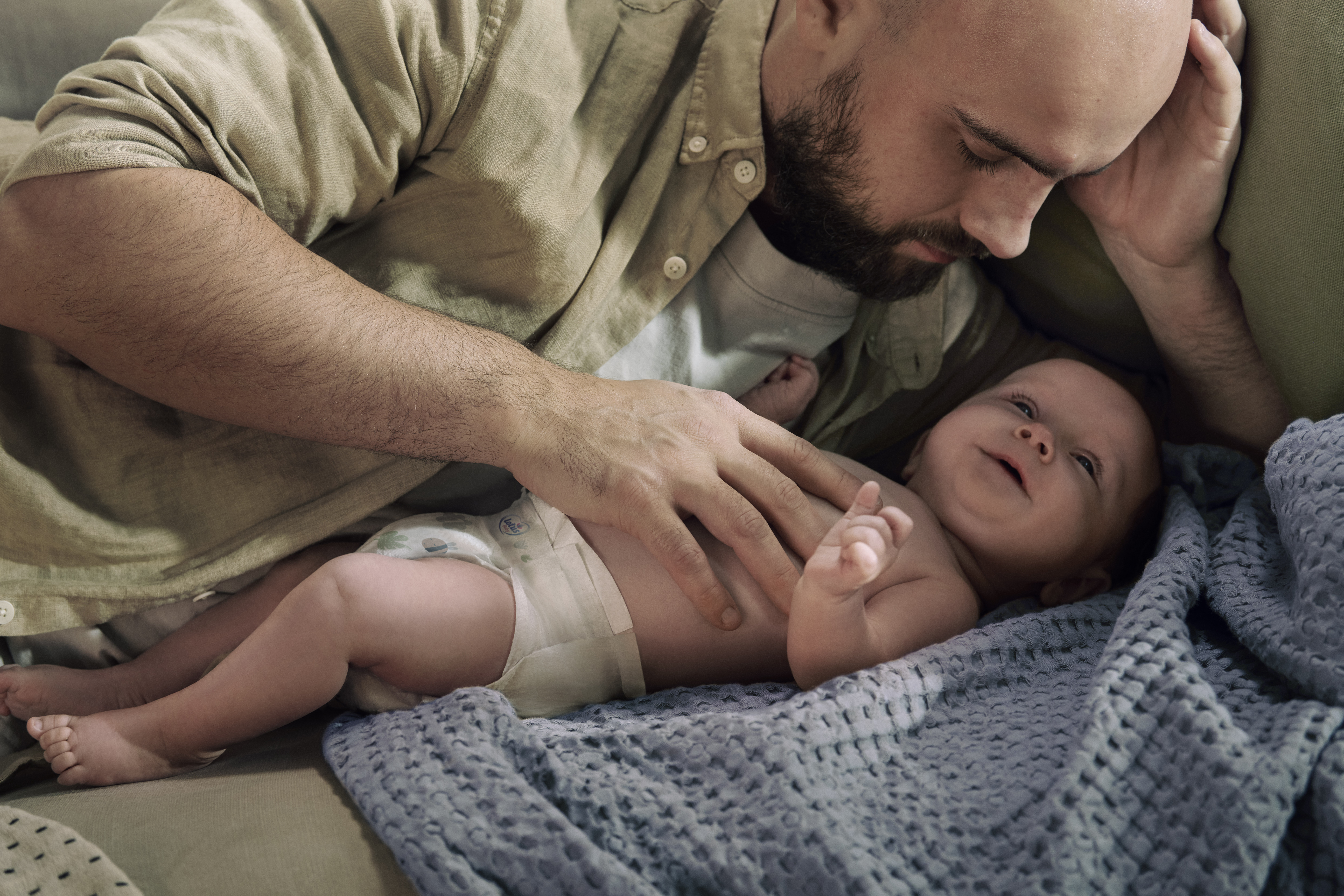 Pourquoi Bébé S'agite-T-Il Pendant Le Change ? | Parents.fr