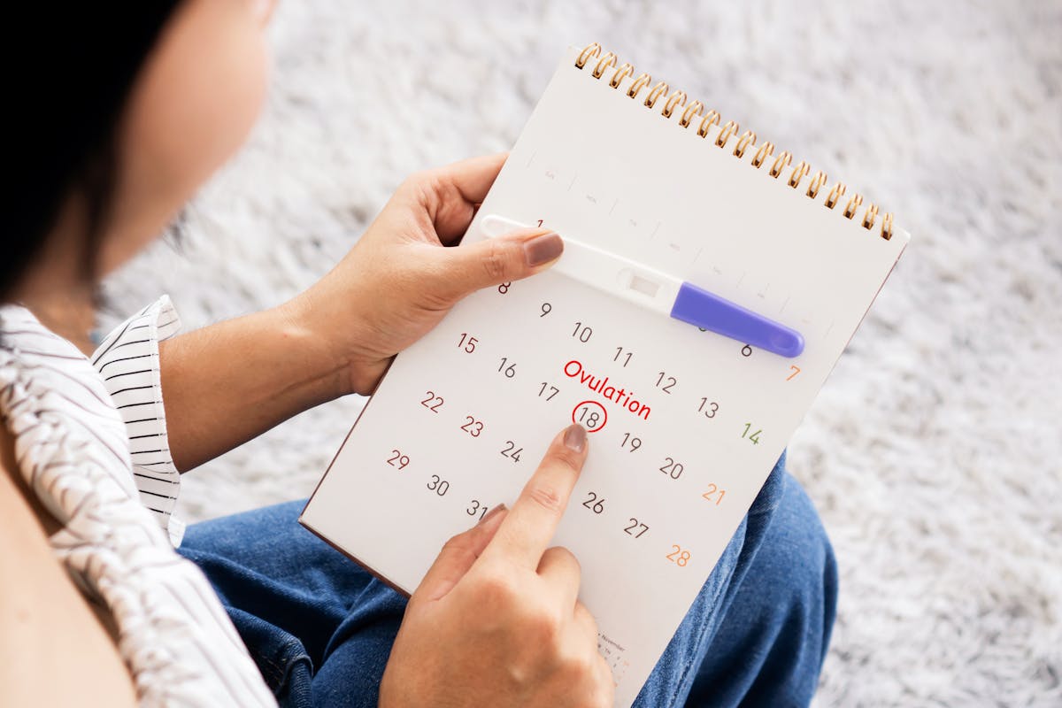 Quels sont les principaux symptômes d'ovulation ? | PARENTS.fr