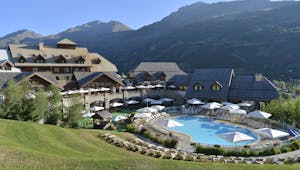 Vacances d'été dans les Alpes : les Club Med chouchoutent les familles