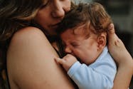 Comment reconnaître un bébé hypertonique ?