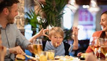 Restaurants interdits aux enfants : une tendance qui cartonne en Belgique